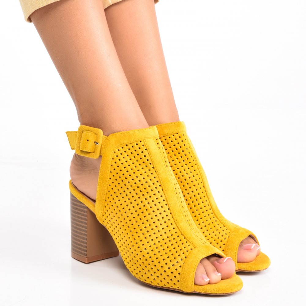 SANDALE YELLOW SUEDE LSPL025